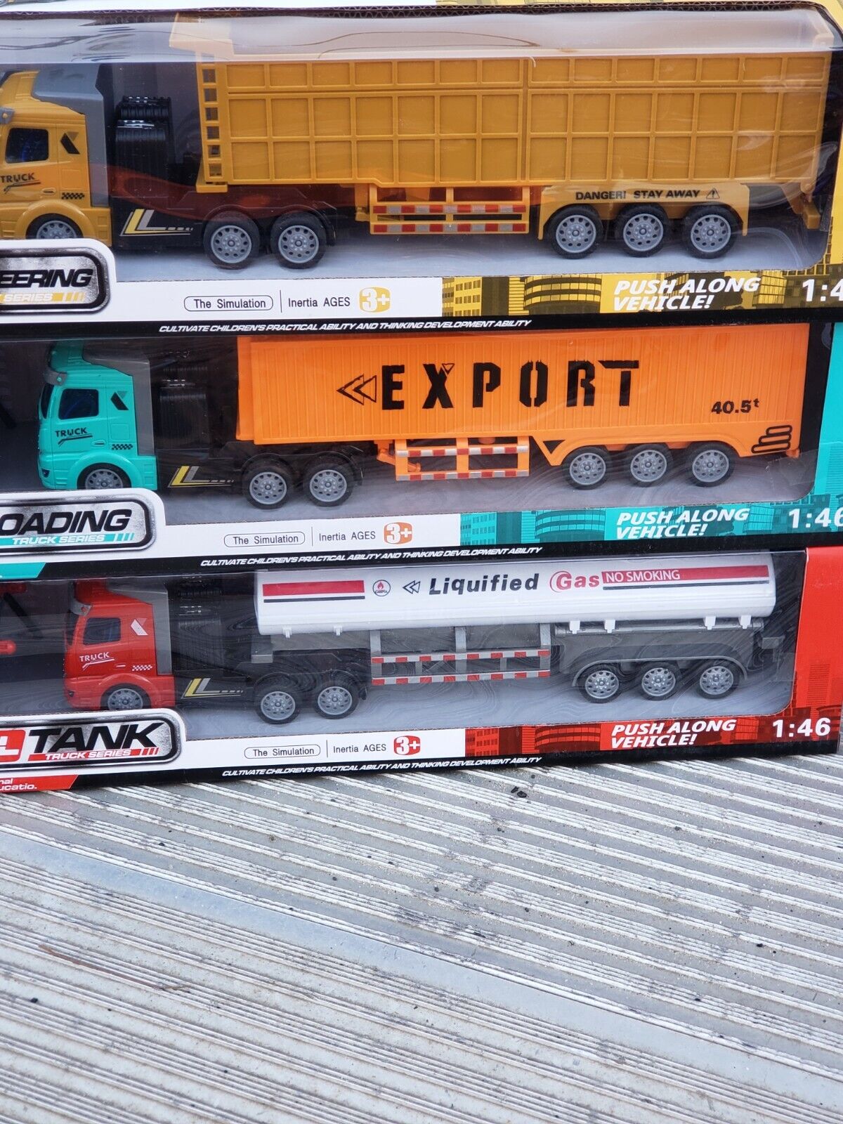 RC Semi Construction Truck & Trailer 14 Inch 2.4Ghz Fast Speed 1:46 Scale