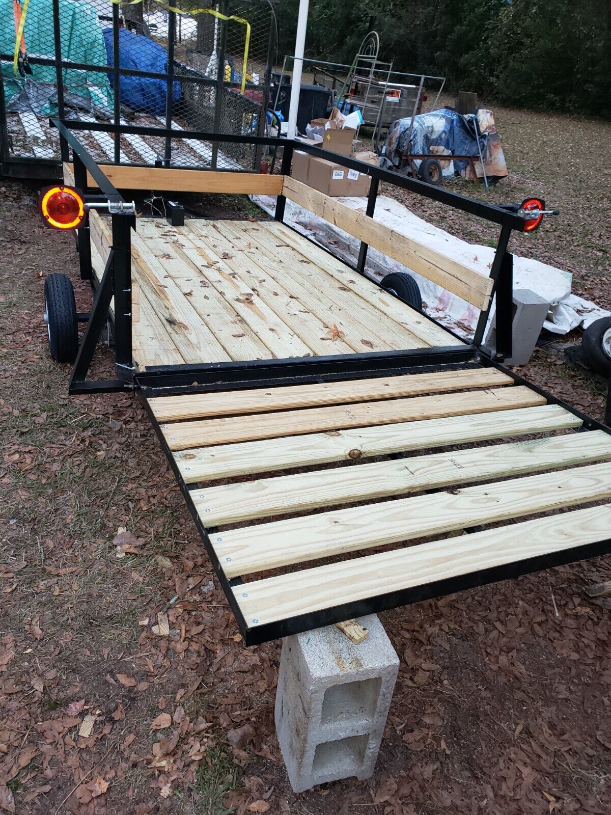 4x8  (Utility Trailer) 1000 lb capacity, lights, ramp, tongue jack, safety chain