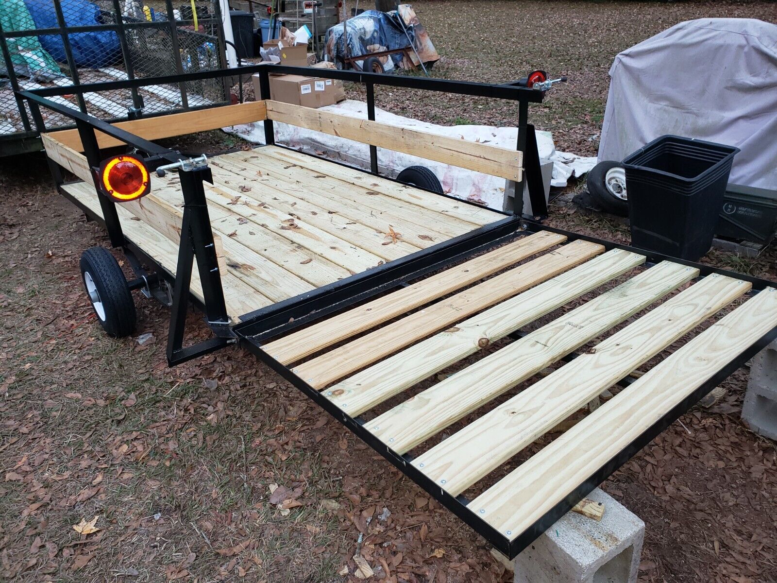 4x8  (Utility Trailer) 1000 lb capacity, lights, ramp, tongue jack, safety chain