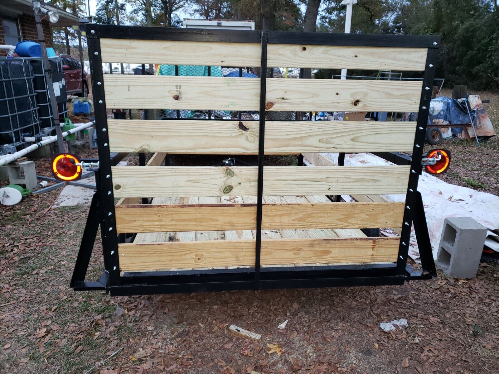 4x8  (Utility Trailer) 1000 lb capacity, lights, ramp, tongue jack, safety chain